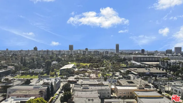 $2,050,000 | 321 North Sierra Bonita Avenue, Los Angeles, CA 90036
