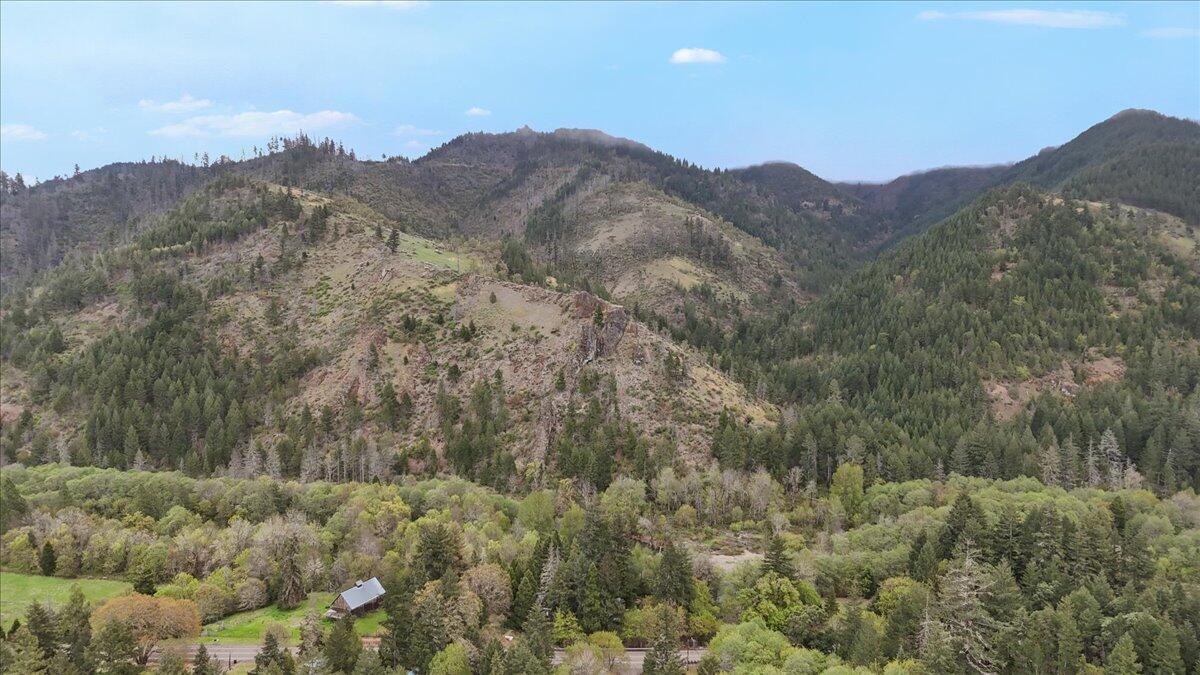 9020 Elk Creek Road Trail, OR 97541 - Photo 31 of 32 29
