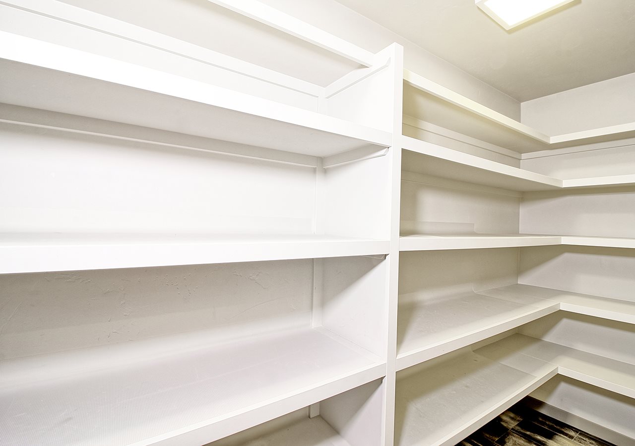 1724 K K 3/4 Road Fruita, CO 81521 - Photo 12 of 42 a close view of closet