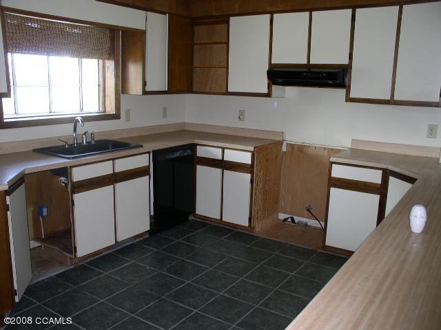 264 Channel Rock Road Beaufort, NC 28516 - Photo 3 of 11 kitchen