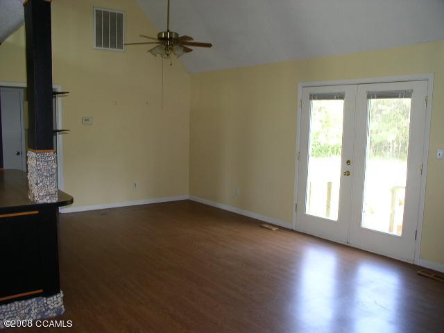 264 Channel Rock Road Beaufort, NC 28516 - Photo 8 of 11 Living Room