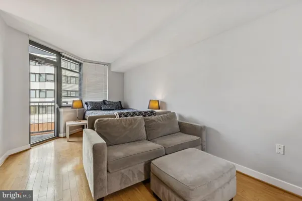 $1,995 | 1117 10th Street Northwest, Unit 305, Washington, DC 20001