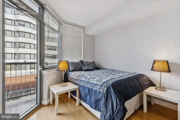 $1,995 | 1117 10th Street Northwest, Unit 305, Washington, DC 20001