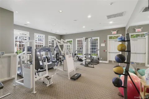 $899,000 | 23 Mariners Walk, Oyster Bay, NY 11771