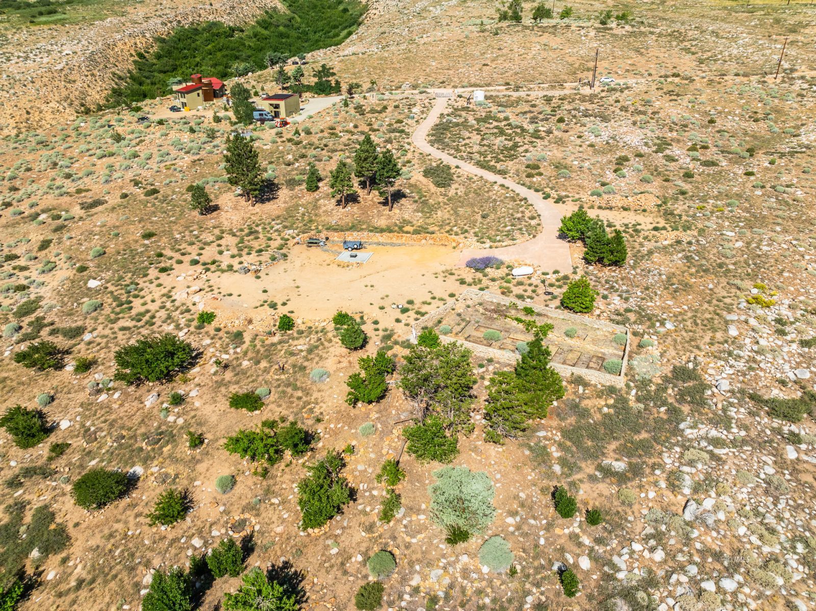 507 Willow Road Bishop, CA 93514 - Photo 31 of 35 a view of a yard
