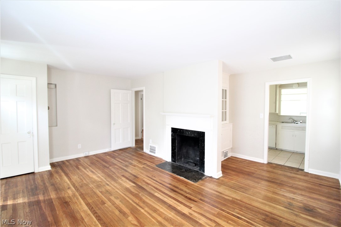 3643 Randolph Road Cleveland, OH 44121 - Photo 4 of 27