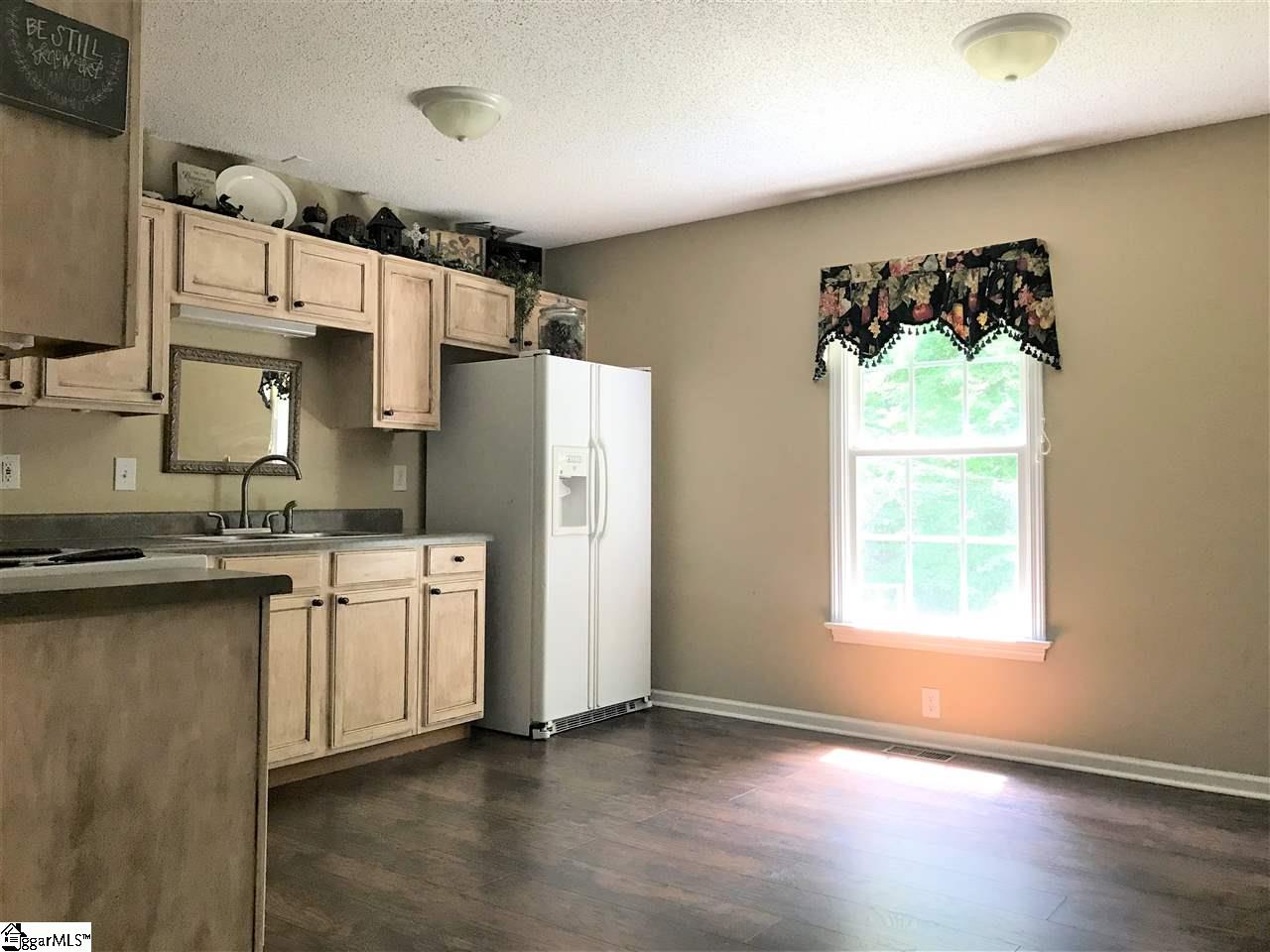 202 Old Timber Road Woodruff, SC 29388 - Photo 6 of 21 Gallery Image 6