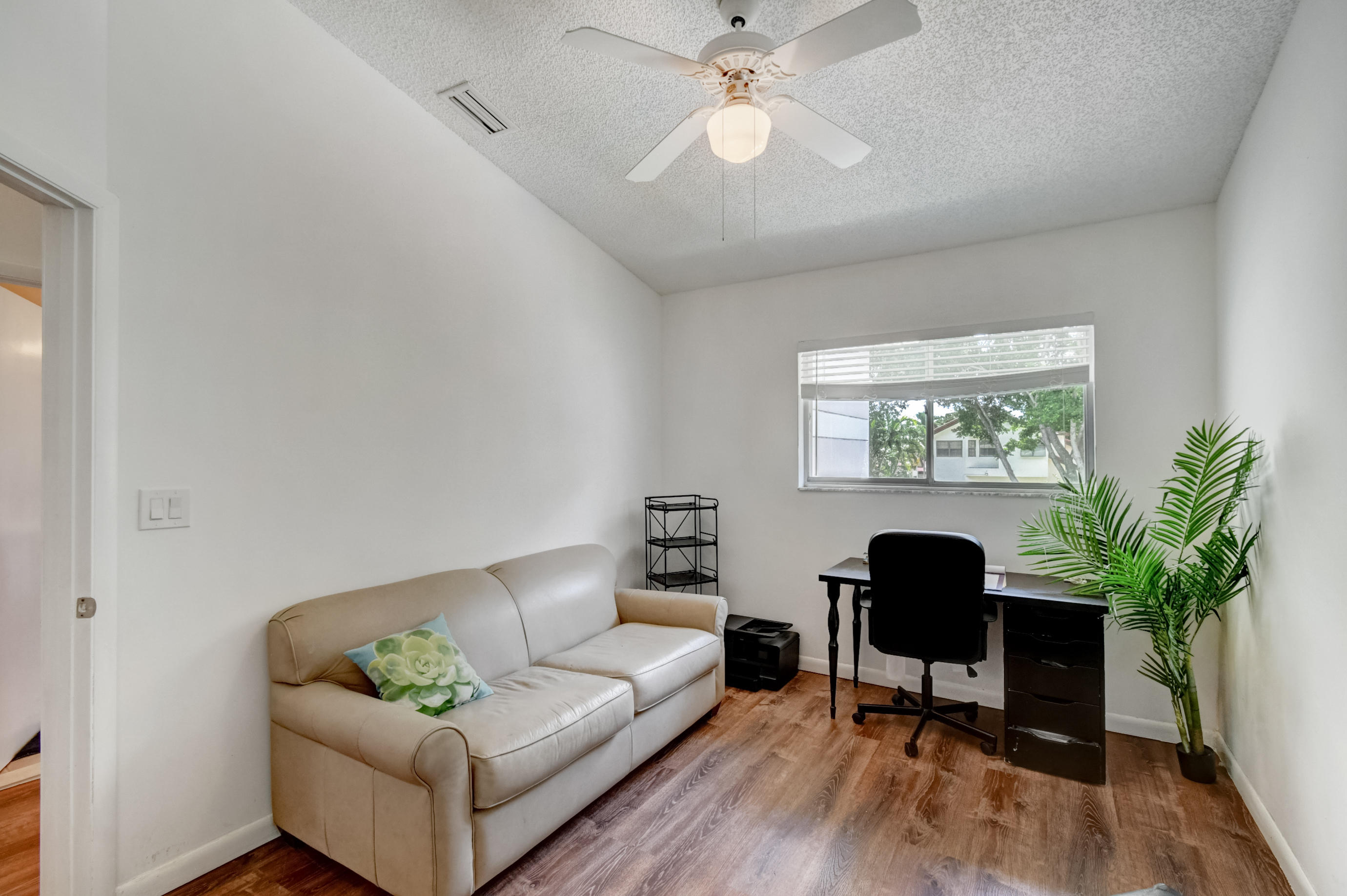 6061 Old Court Road, Unit 207 Boca Raton, FL 33433 - Photo 22 of 35 Guest Bedroom 1