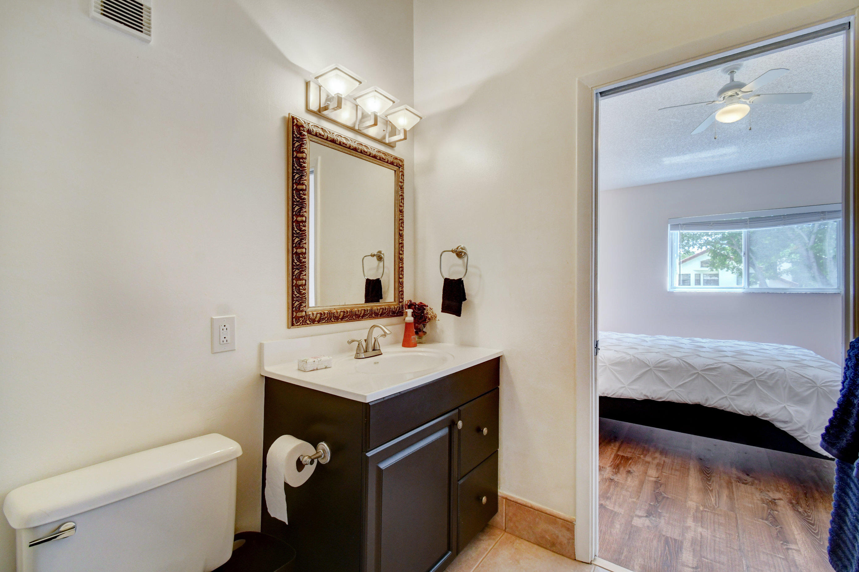 6061 Old Court Road, Unit 207 Boca Raton, FL 33433 - Photo 26 of 35 Guest Bathroom