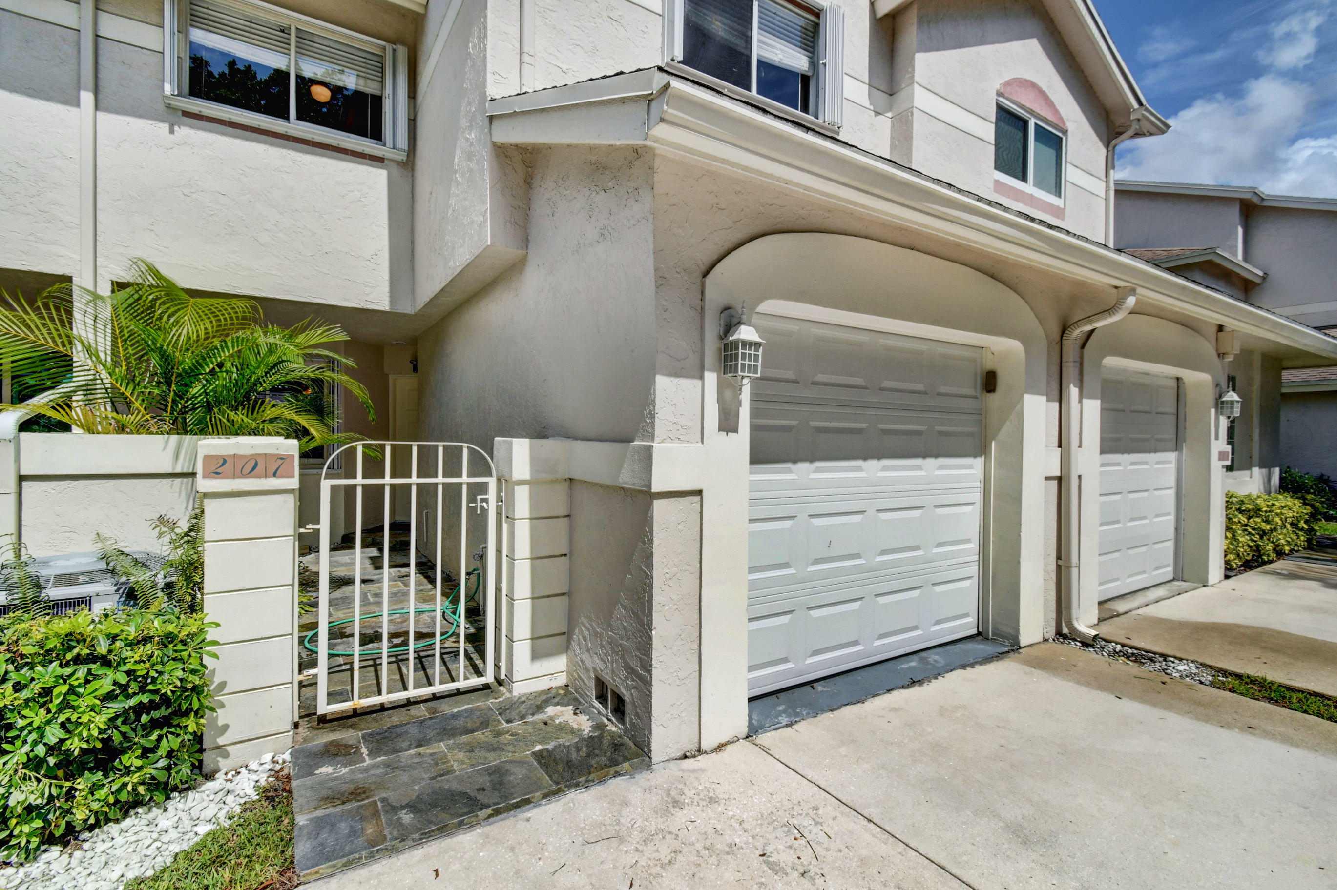 6061 Old Court Road, Unit 207 Boca Raton, FL 33433 - Photo 3 of 35 Front