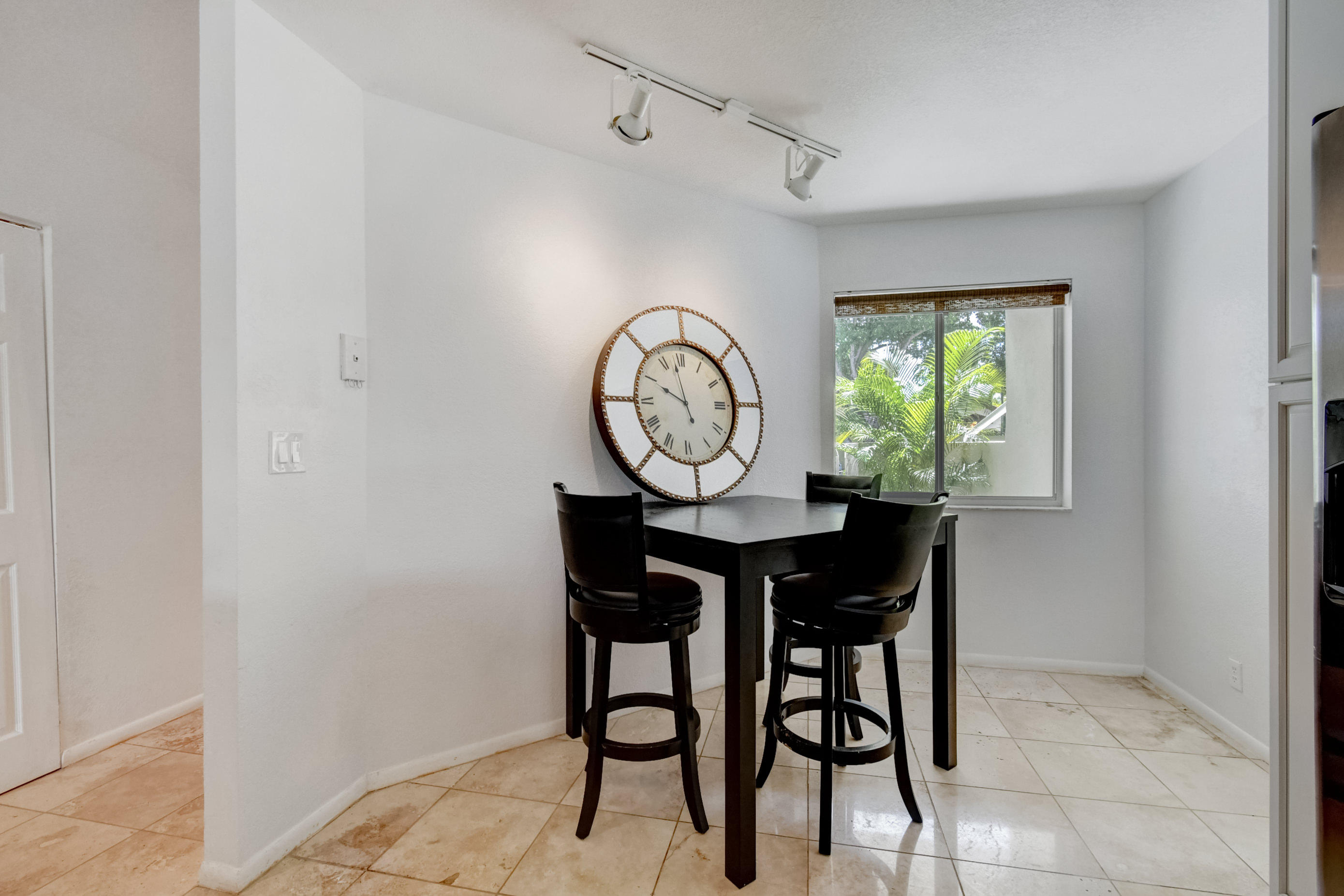 6061 Old Court Road, Unit 207 Boca Raton, FL 33433 - Photo 9 of 35 Eat In Kitchen