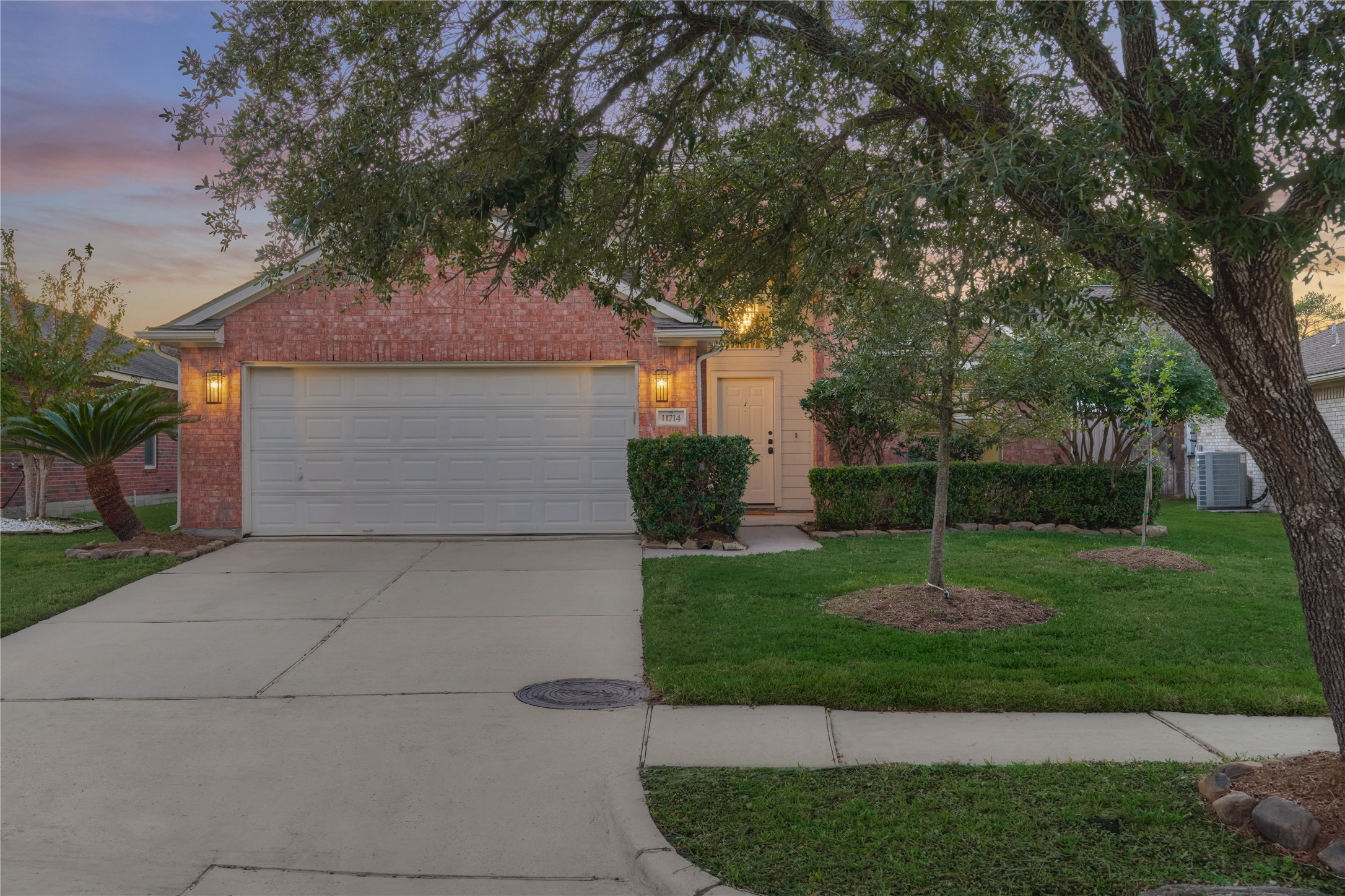 11714 Curry Ridge Lane Tomball, TX 77377 - Photo 5 of 50 The front lawn is mowed by the HOA so you will have more free time to enjoy family!