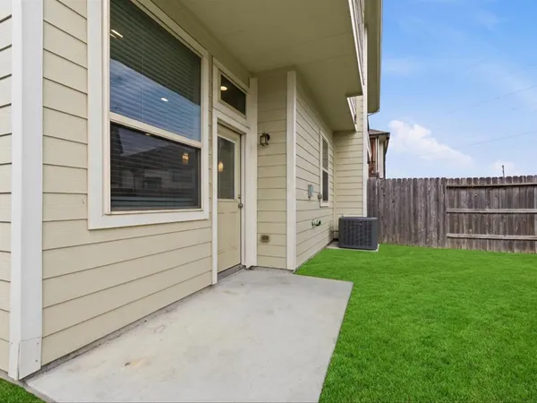 $2,550 | 28043 Rocky Heights Drive, Spring, TX 77386