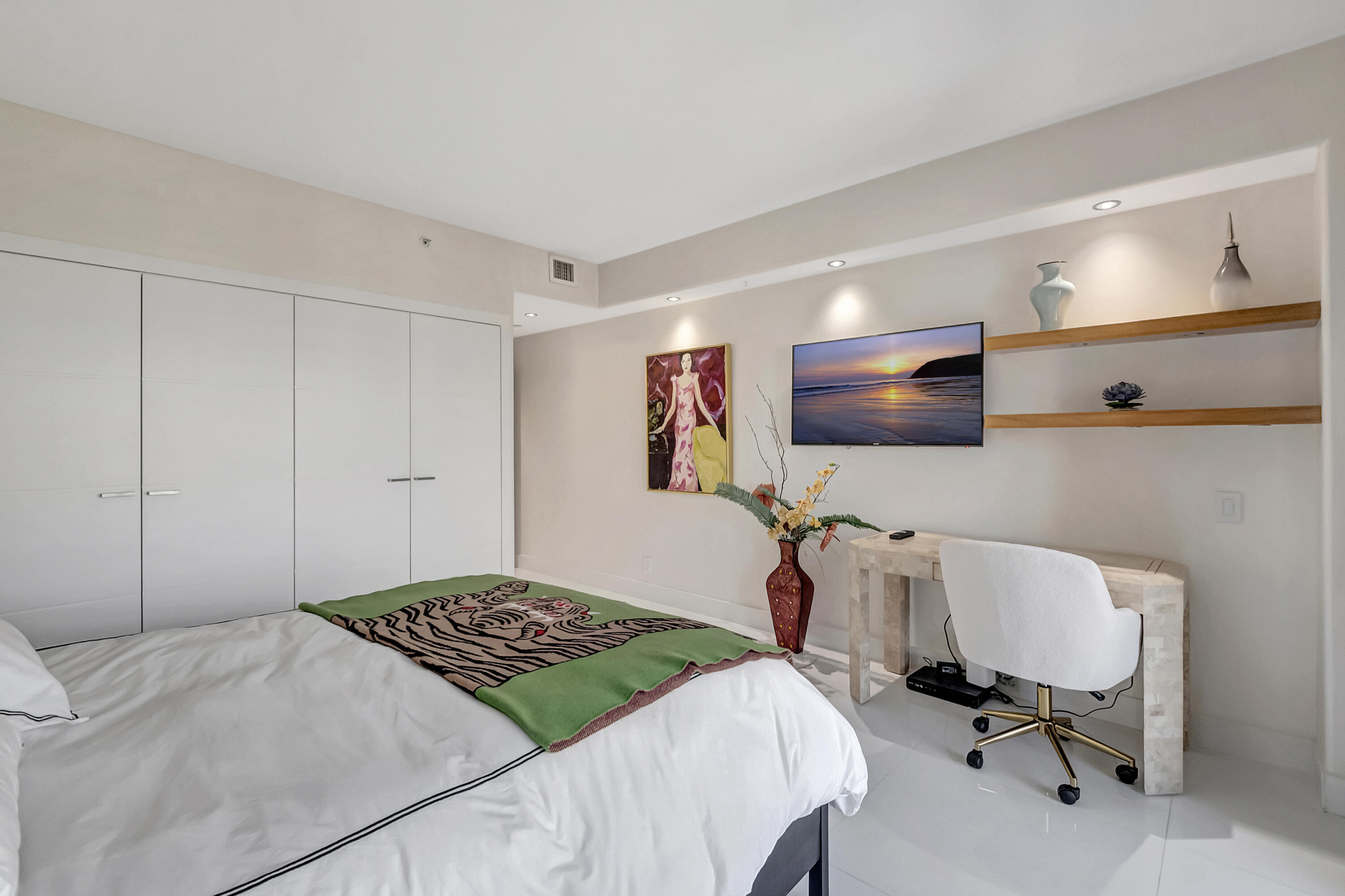 4301 North Ocean Boulevard, Unit 1708 Boca Raton, FL 33431 - Photo 23 of 91 GUEST BEDROOM