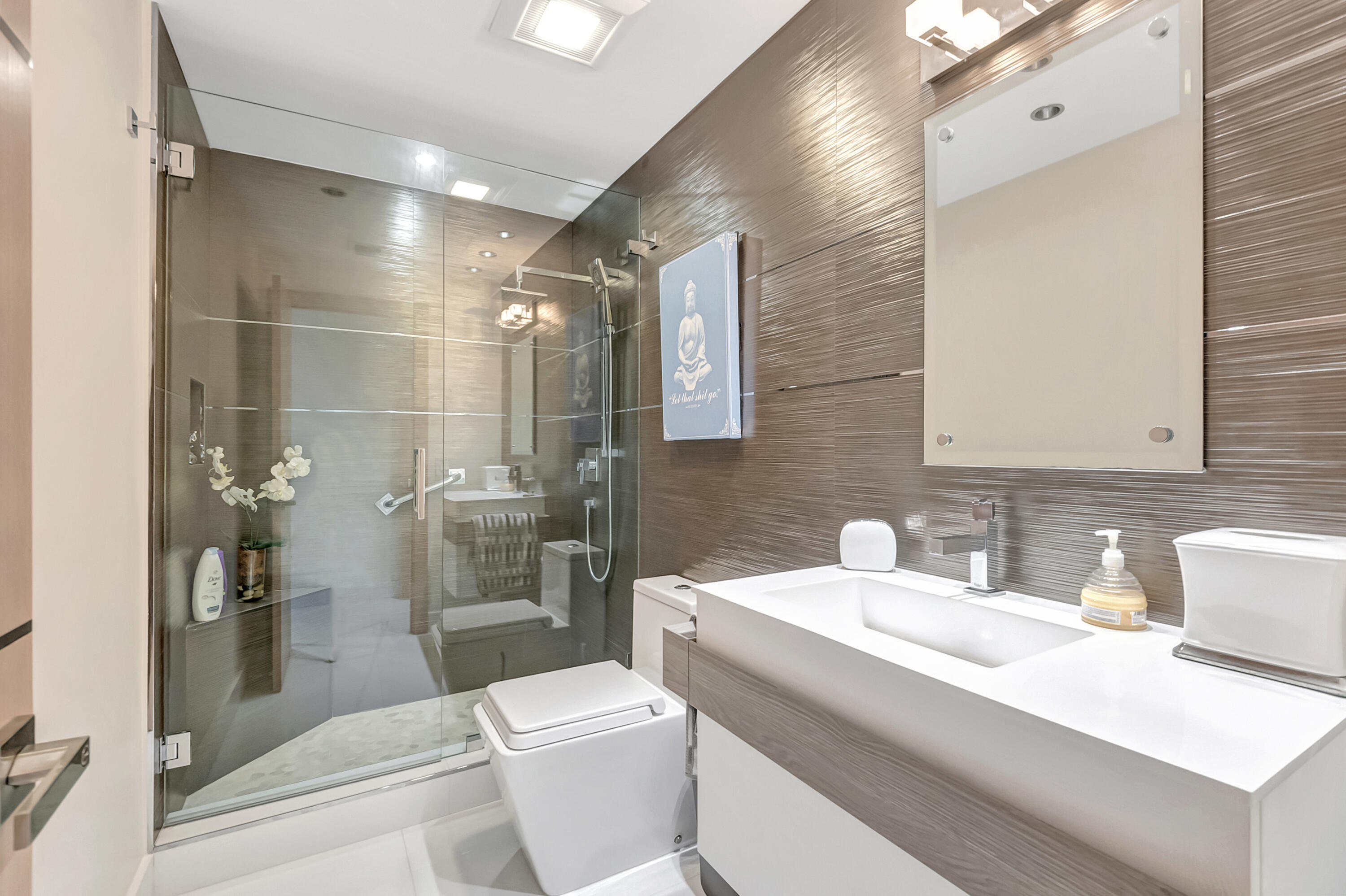 4301 North Ocean Boulevard, Unit 1708 Boca Raton, FL 33431 - Photo 27 of 91 GUEST BATHROOM