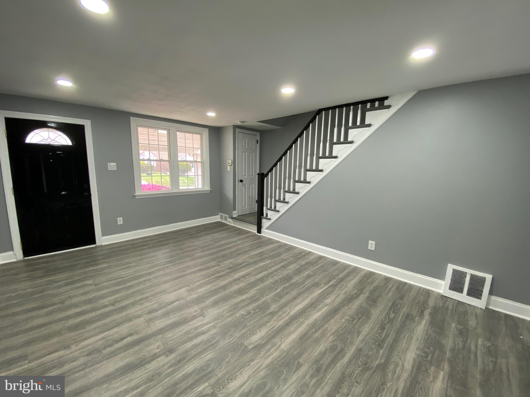 821 Hampshire Road Drexel Hill, PA 19026 - Photo 5 of 36 Living Room