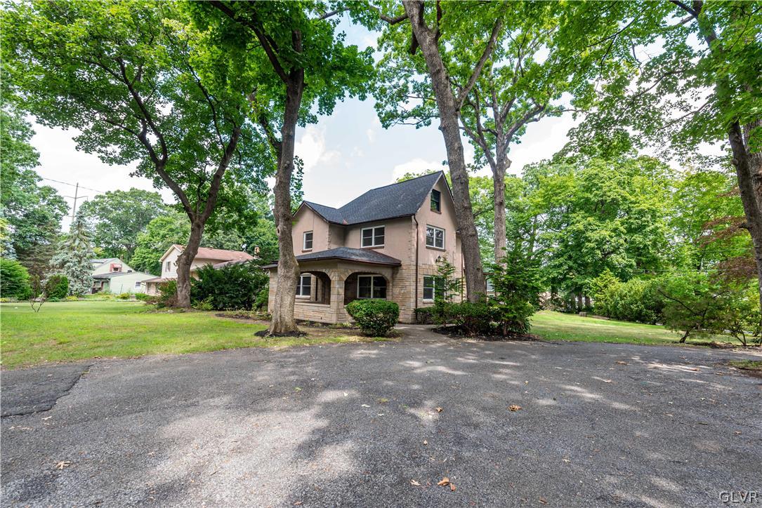 4143 Oakland Road Bethlehem, PA 18020 - Photo 2 of 36 Gallery Image 2