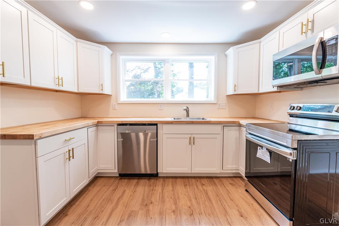 4143 Oakland Road Bethlehem, PA 18020 - Photo 3 of 36 Gallery Image 3
