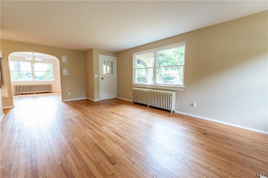 4143 Oakland Road Bethlehem, PA 18020 - Photo 7 of 36 Gallery Image 7