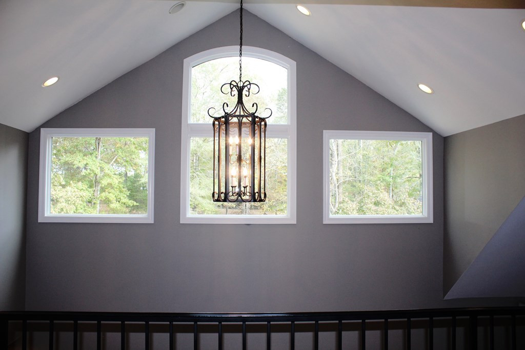 1092 Carpenter Lane Summit, MS 39666 - Photo 12 of 63 Cathedral Ceiling