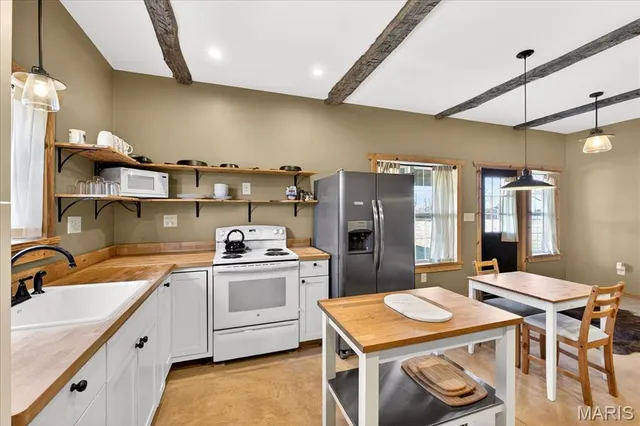 $899,000 | 22710 State Hwy O, Marthasville, MO 63357