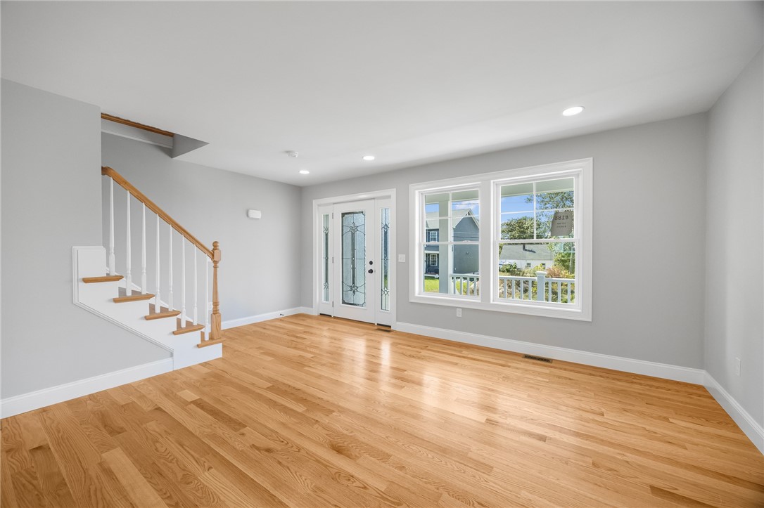 188 St Louis Avenue Woonsocket, RI 02895 - Photo 3 of 30