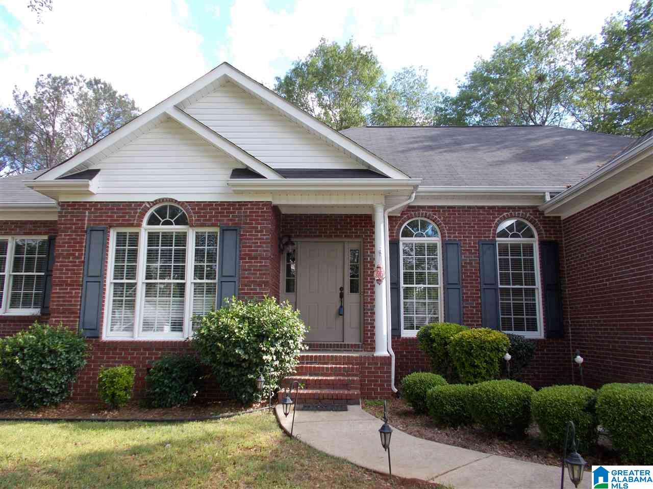 175 Avalon Lane Anniston, AL 36207 - Photo 2 of 24