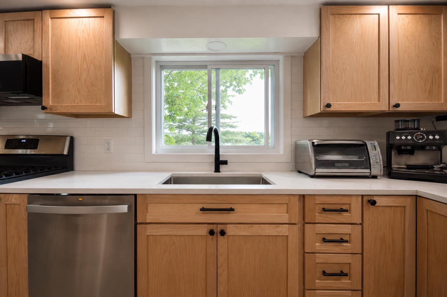 2835 Mountain View Road Williston, VT 05495 - Photo 8 of 30