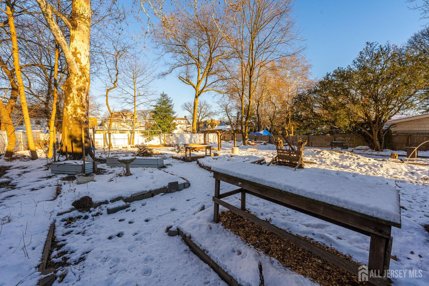 631 Union Avenue Elizabeth, NJ 07208 - Photo 28 of 30 a view of a park with large trees