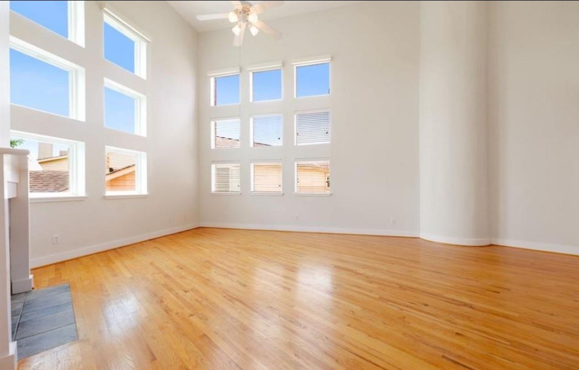 5509 Cornish Street Houston, TX 77007 - Photo 5 of 15 a view of an empty room with window