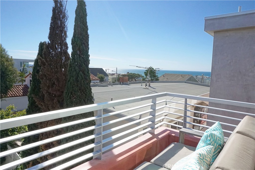 3211 Vista Drive Manhattan Beach, CA 90266 - Photo 12 of 35 a view of a balcony with floor