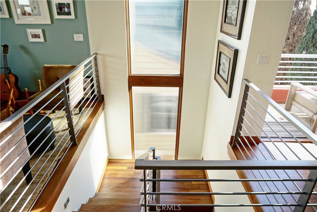 3211 Vista Drive Manhattan Beach, CA 90266 - Photo 18 of 35 a view of an entryway