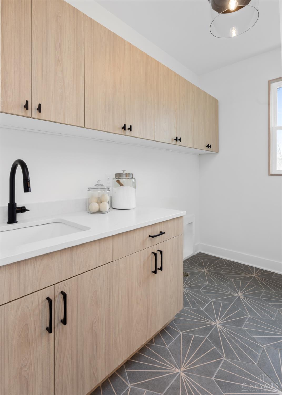 6991 Shadow Ridge Road Cincinnati, OH 45230 - Photo 21 of 33 Laundry Room