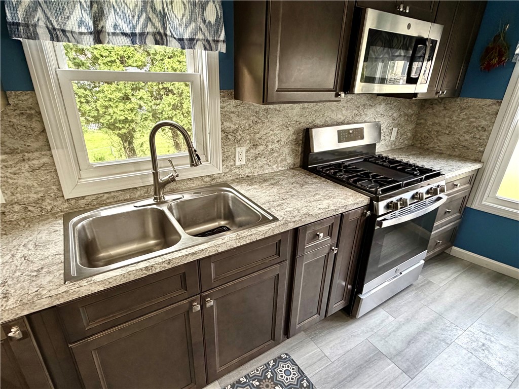 464 Gardiner Road Richmond, RI 02892 - Photo 10 of 37
