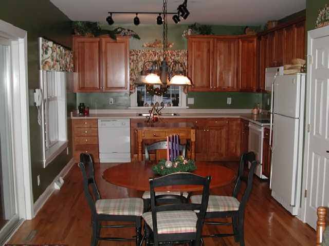 37 Dyke Road Colonie, NY 12110 - Photo 6 of 12 Photo 6