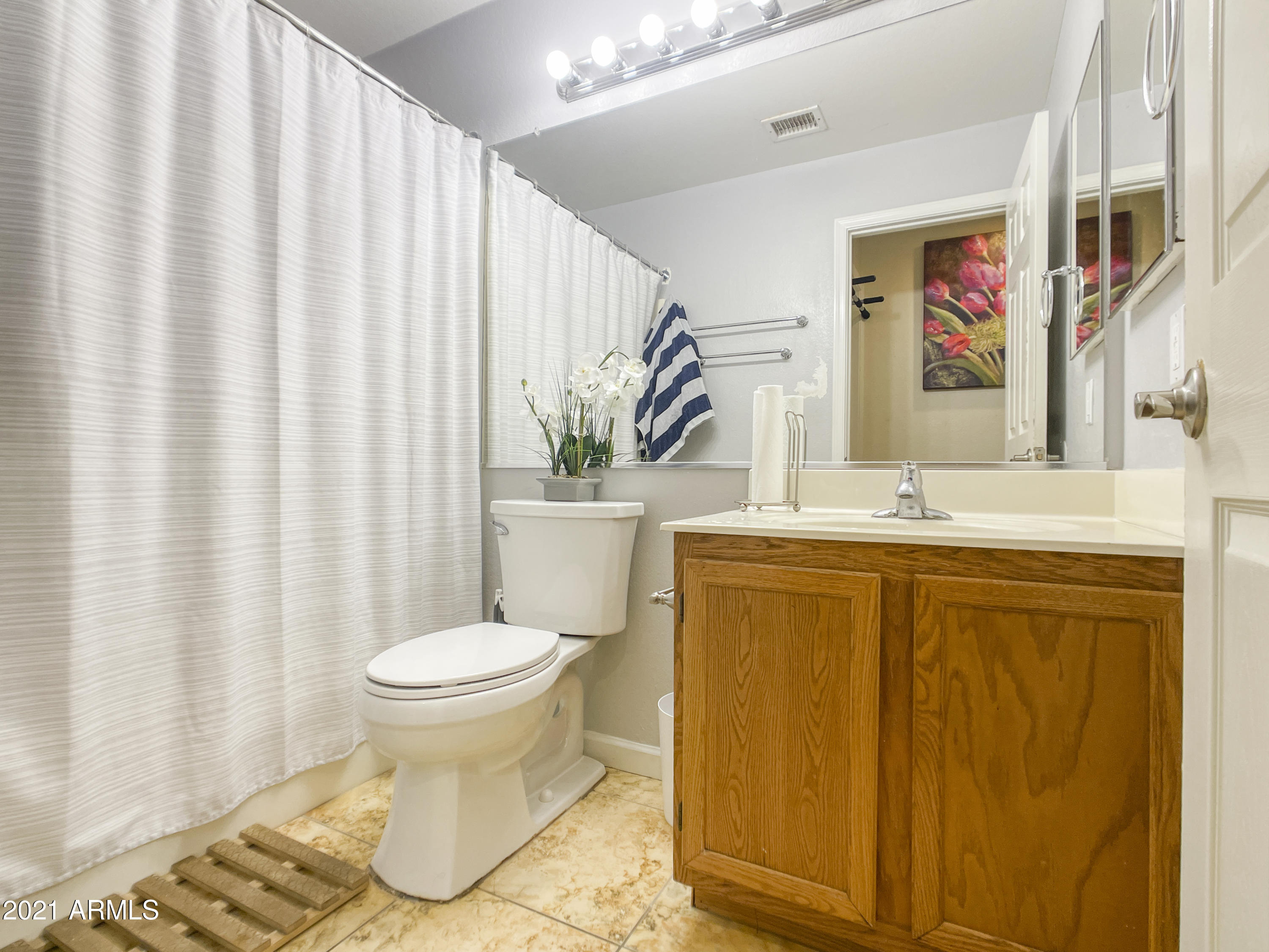 4019 West Bloomfield Road Phoenix, AZ 85029 - Photo 20 of 26 Hallway full bath