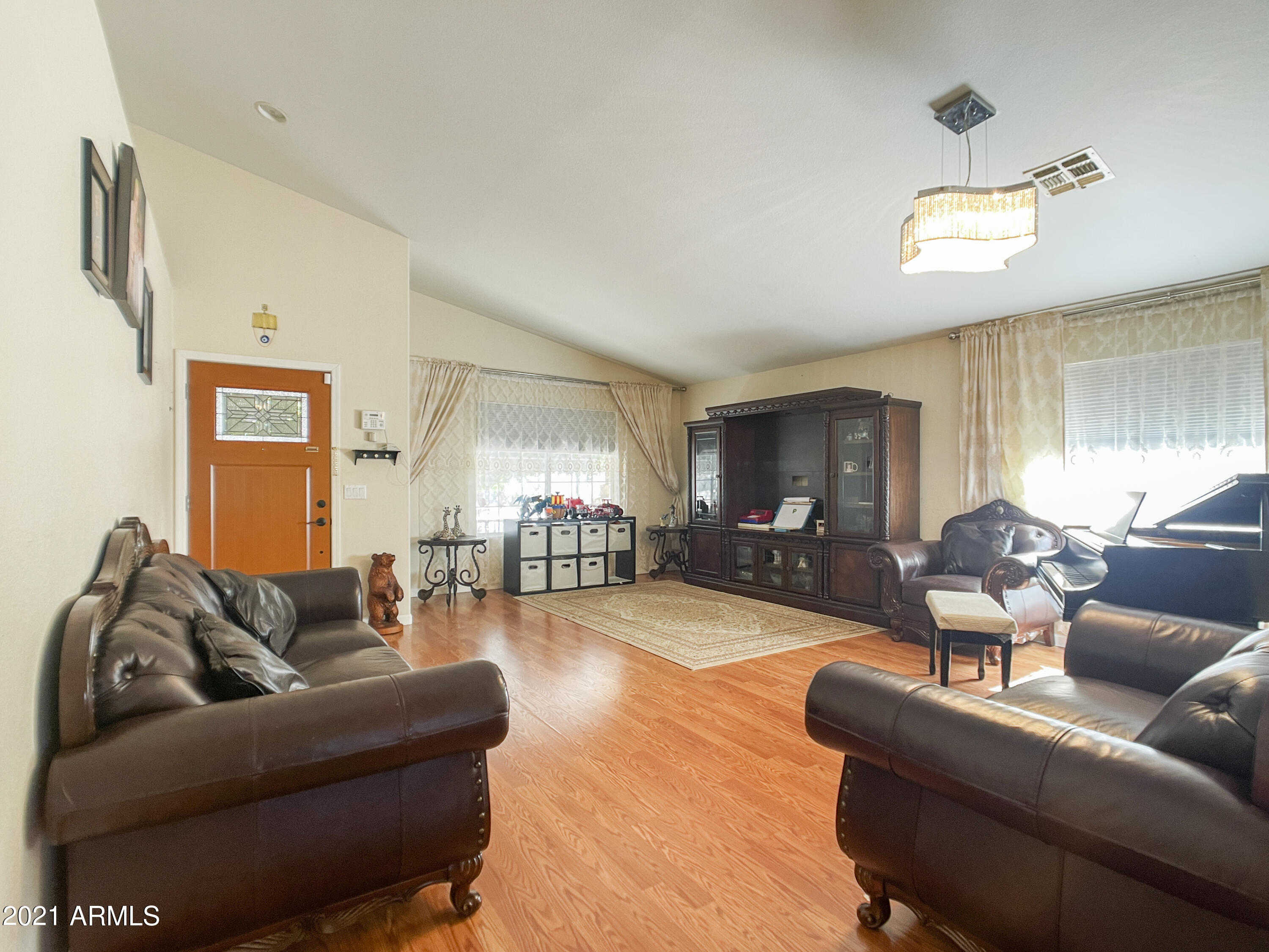 4019 West Bloomfield Road Phoenix, AZ 85029 - Photo 5 of 26 Entrance / Living Room