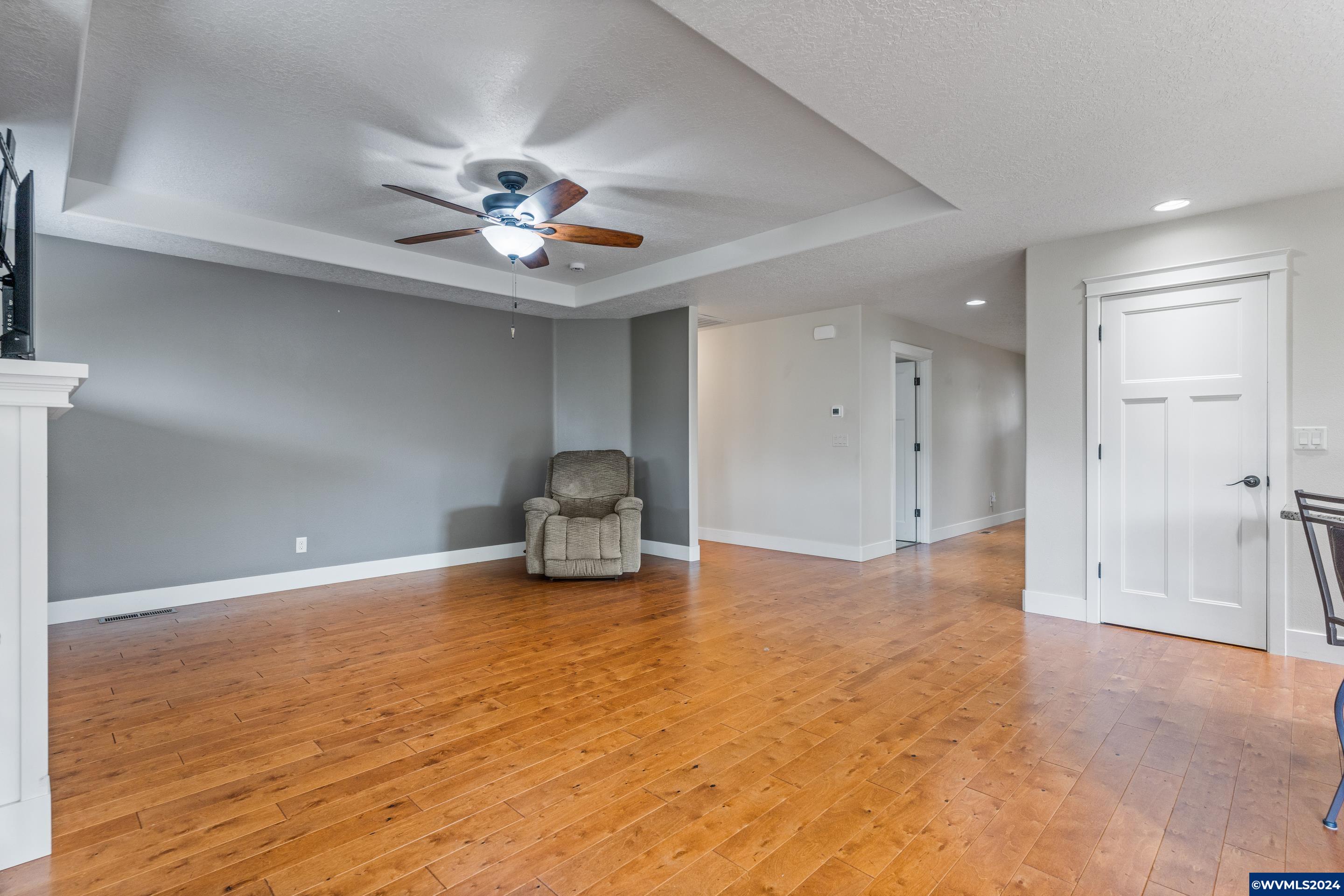 305 Northwest Reed Lane Dallas, OR 97338 - Photo 7 of 35