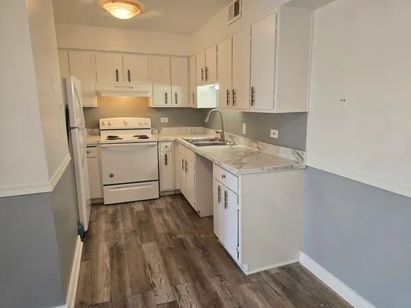 $1,650 | 17701 Park Boulevard, Unit 304, Lansing, IL 60438