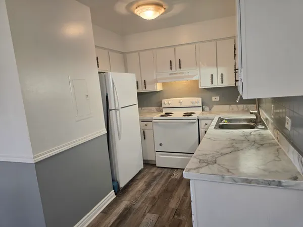 $1,650 | 17701 Park Boulevard, Unit 304, Lansing, IL 60438