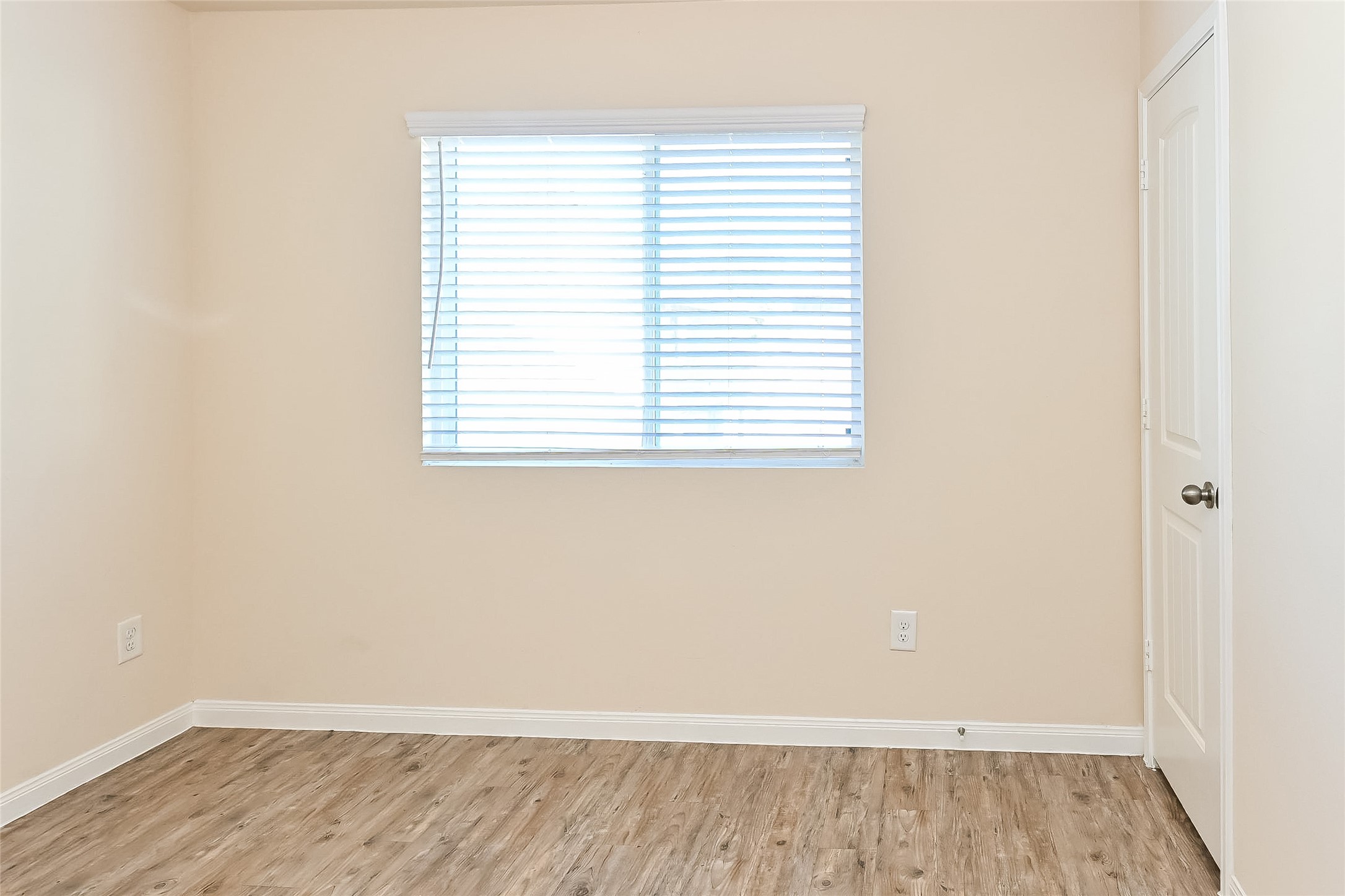 12707 Veterans Ranch Road Houston, TX 77014 - Photo 16 of 17 Photos may be representative of the floor plan and not the exact home. Finishes, layout, and features of the actual property for lease may vary.