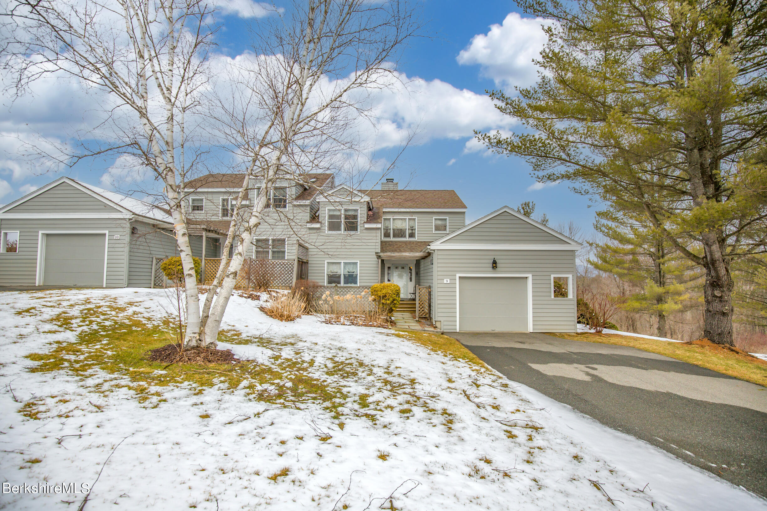 1136 Barker Road, Unit 9 Pittsfield, MA 01201 - Photo 59 of 60 front bldg