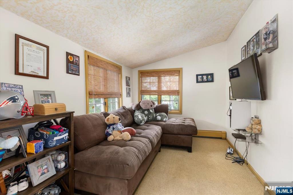 84 Raymond Avenue Rutherford, NJ 07070 - Photo 29 of 42