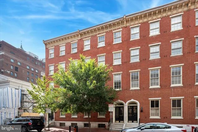 $1,700 | 242 South 8th Street, Unit 3, Philadelphia, PA 19107