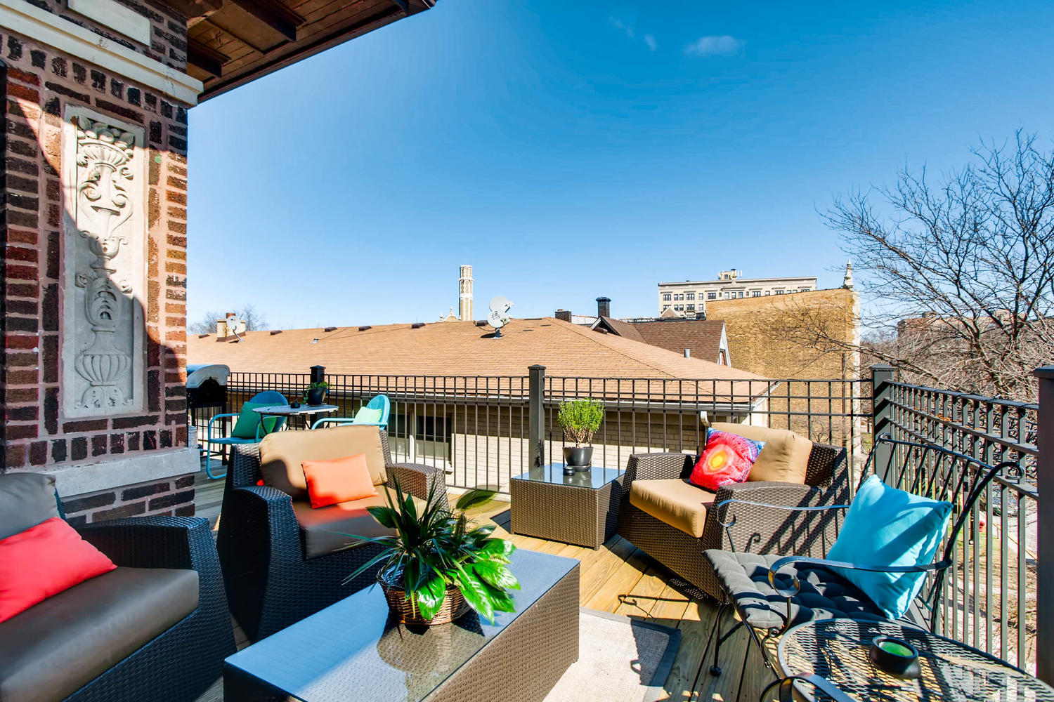 1242 West Pratt Boulevard, Unit 3F Chicago, IL 60626 - Photo 22 of 30 a bedroom with furniture and a potted plant