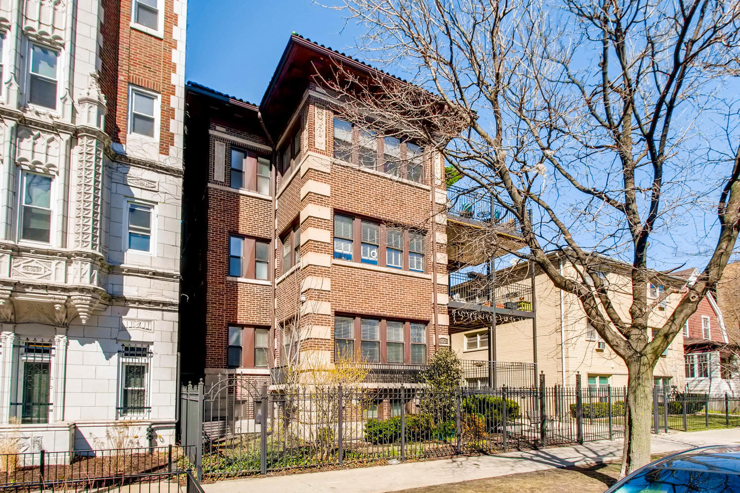 1242 West Pratt Boulevard, Unit 3F Chicago, IL 60626 - Photo 27 of 30 a view of a building