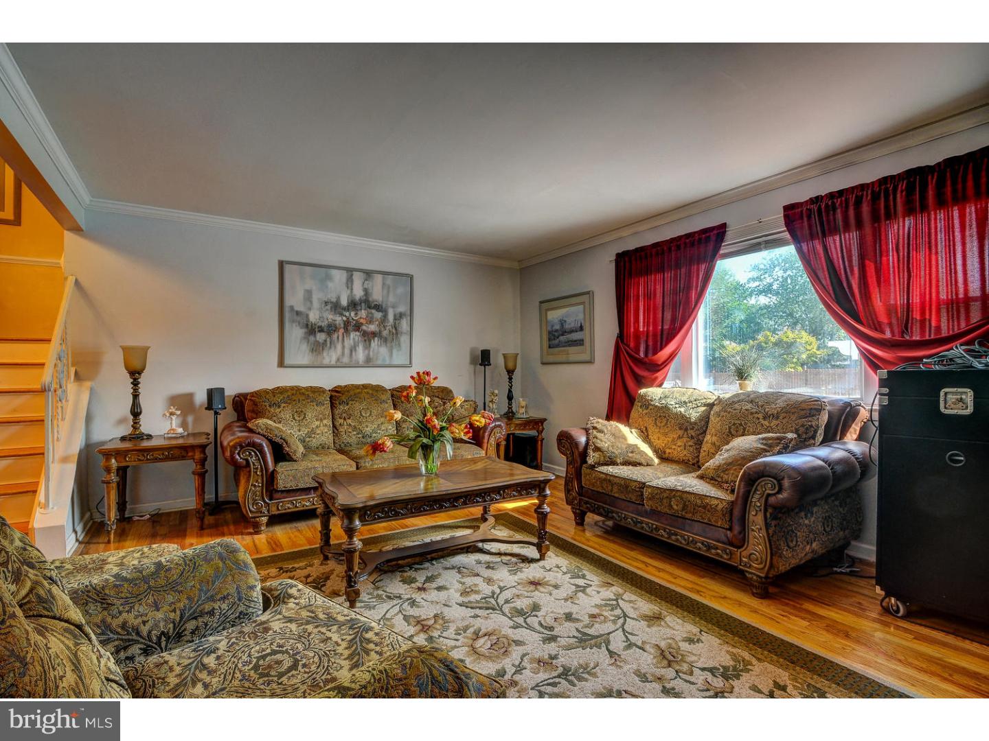 17 Gifford Road Somerset, NJ 08873 - Photo 7 of 24 Living Room