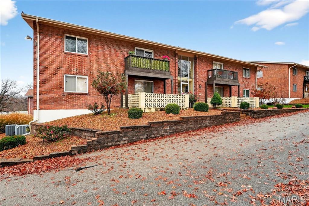2515 Union Road, Unit F St. Louis, MO 63125 - Photo 2 of 25 Gallery Image 2