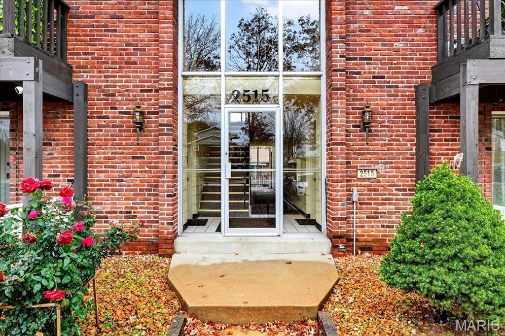 2515 Union Road, Unit F St. Louis, MO 63125 - Photo 3 of 25 Gallery Image 3