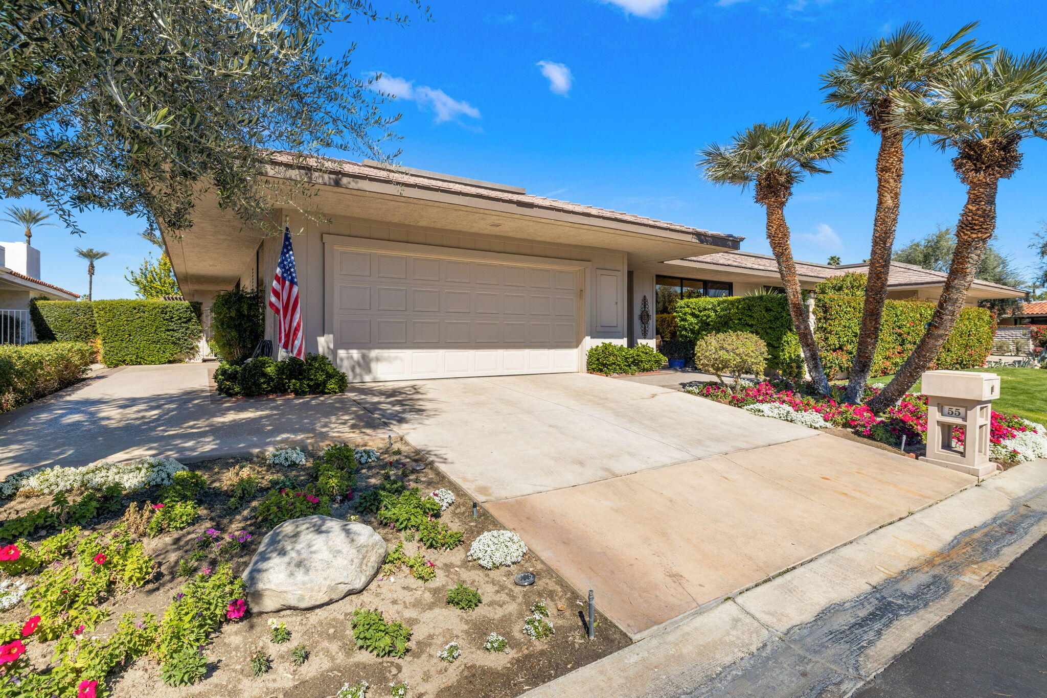 55 Cornell Drive Rancho Mirage, CA 92270 - Photo 6 of 62 1-web-or-mls-2Z7A7424